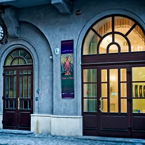 британский клуб во львове Отель